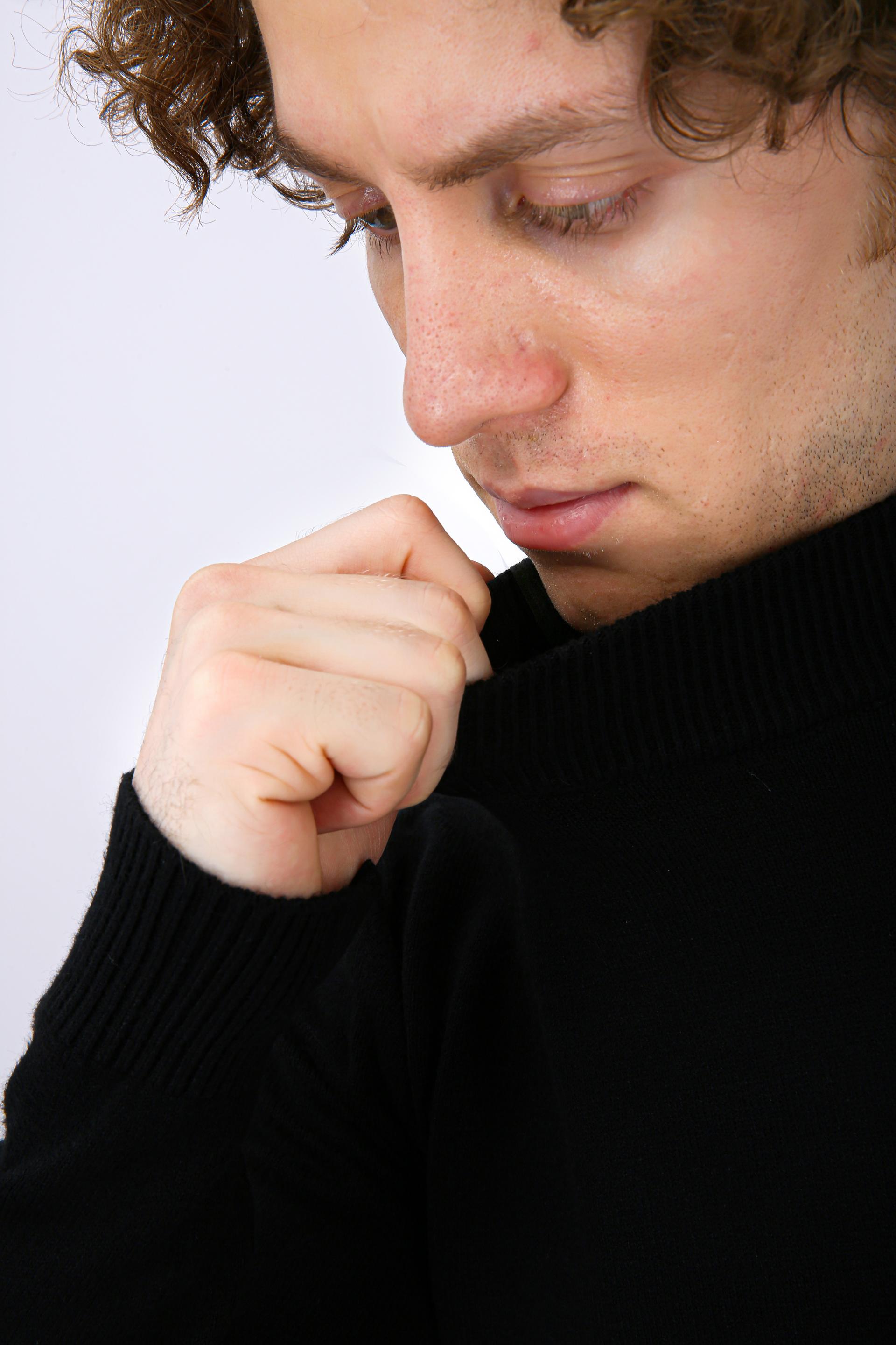 Men's Premium Diamond Knit Turtleneck Sweater - Black Plain Short Neck