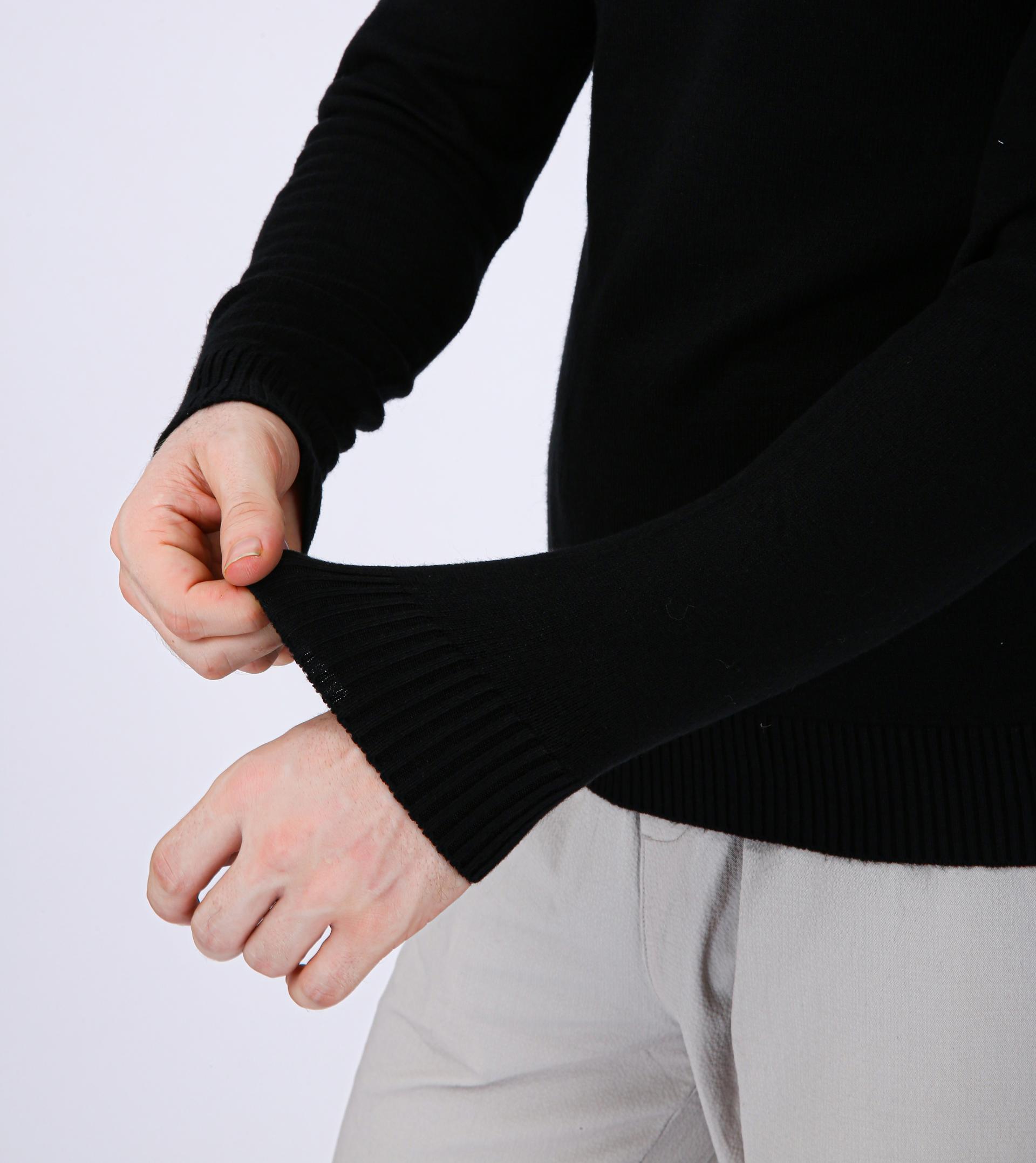 Men's Premium Diamond Knit Turtleneck Sweater - Black Plain Short Neck