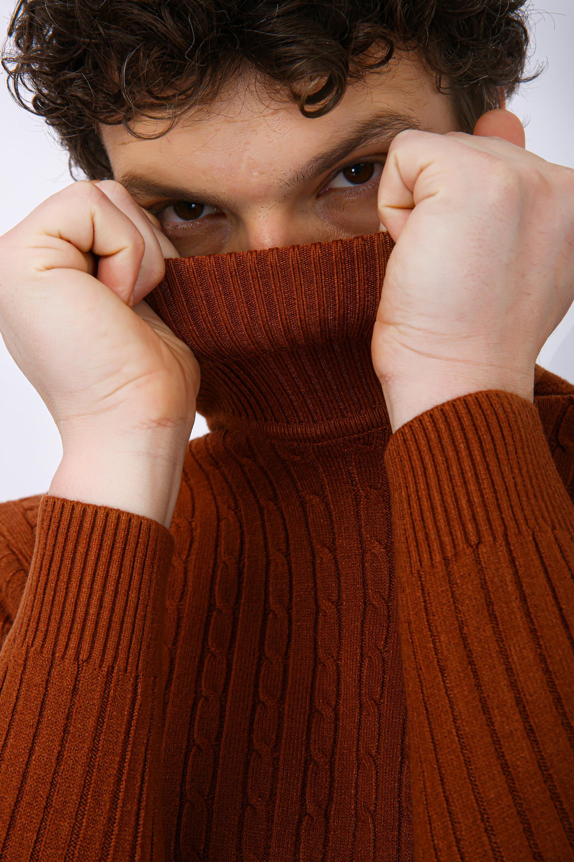 Men's Premium Diamond Knit Turtleneck Sweater - Orange Wave Line