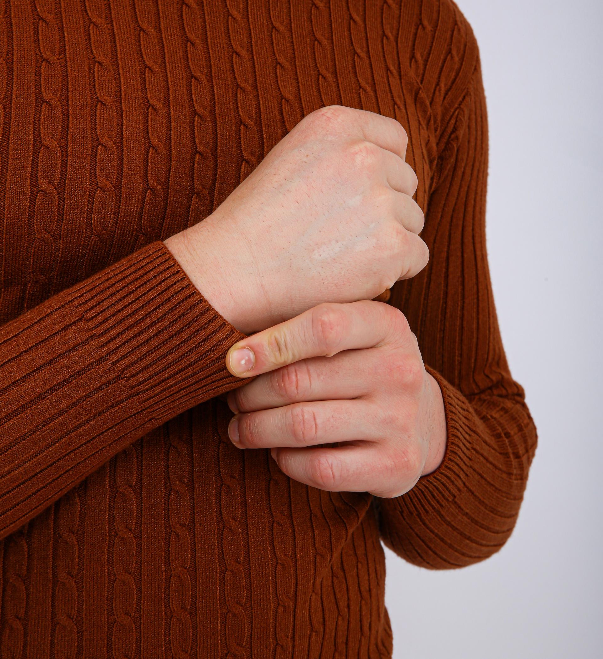 Men's Premium Diamond Knit Turtleneck Sweater - Orange Wave Line