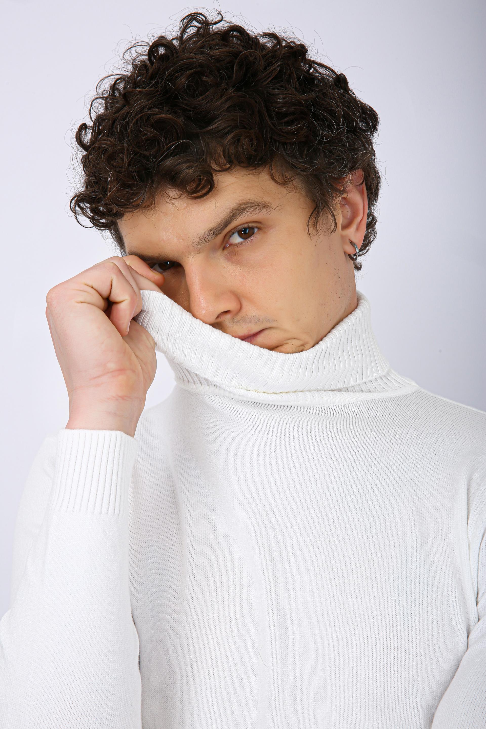 Men's Premium Diamond Knit Turtleneck Sweater - White Long