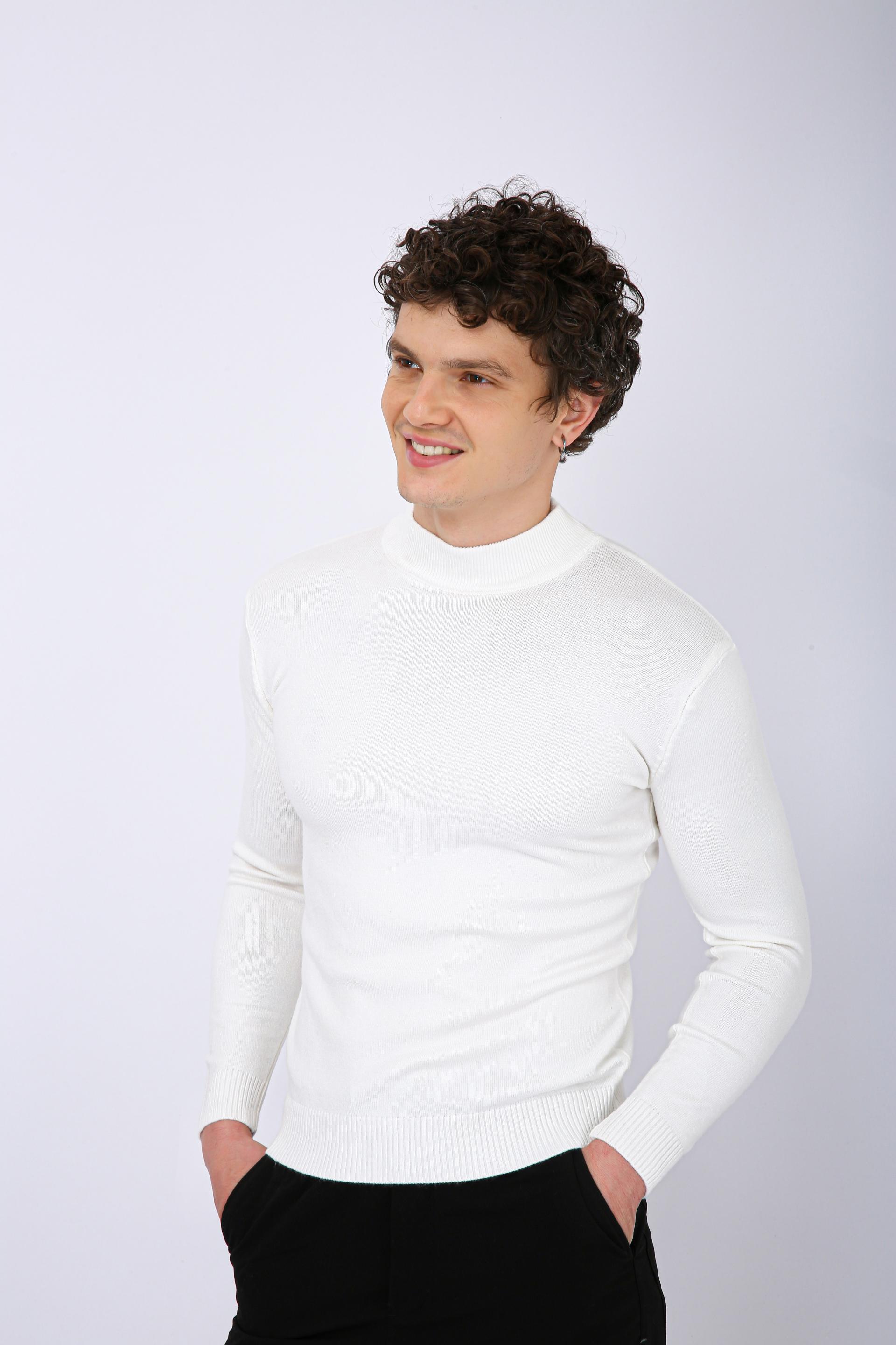 Men's Premium Diamond Knit Turtleneck Sweater - White Plain Short Neck